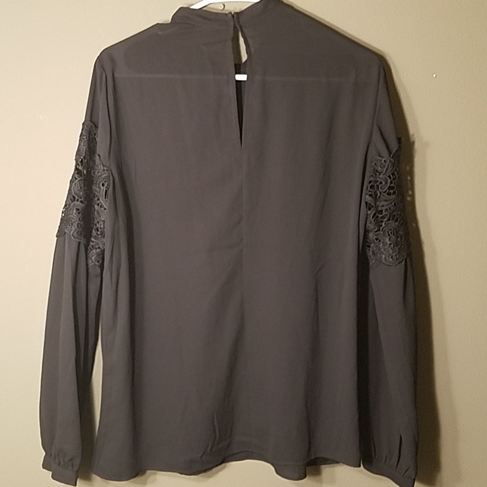 EXPRESS BLOUSE - Picture 3 of 3